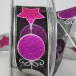 Organzaband Kugeln Sterne, 40mm schwarz-pink-silber (3050504-40-810) - Weihnachtsband